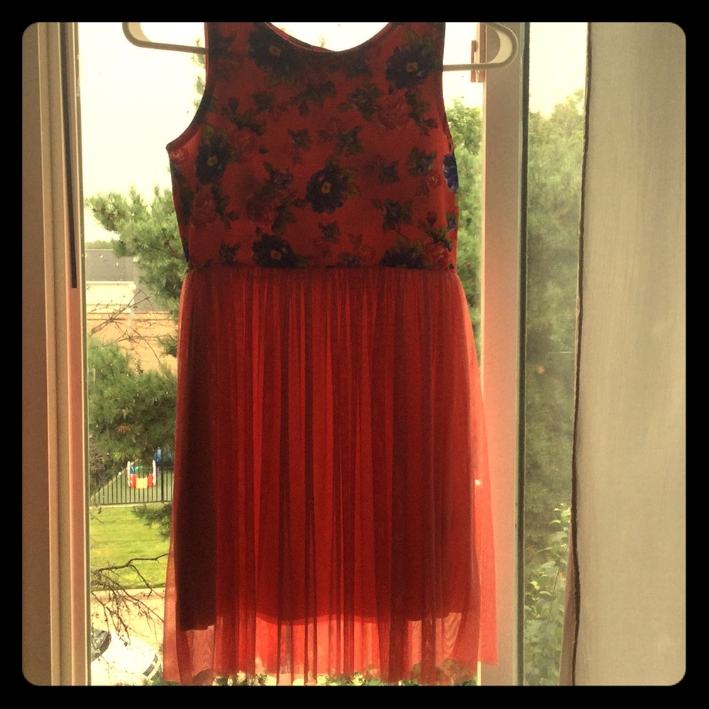 I’m selling a pink peachy dress